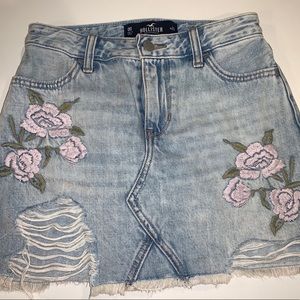 Hollister jean demin skirt Size 00 distressed